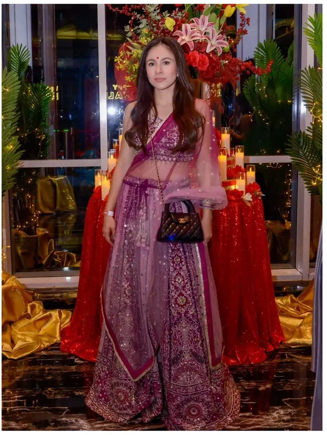 10 Artis Pakai Busana India di Acara Diwali 2025, Luna Maya hingga Wulan Guritno