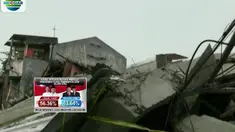 Untuk menjaga agar tidak terjadi hal yang tidak diinginkan, pengurus lingkungan terus memantau warga yang ingin mengambil barang-barang yang bisa diselamatkan.
