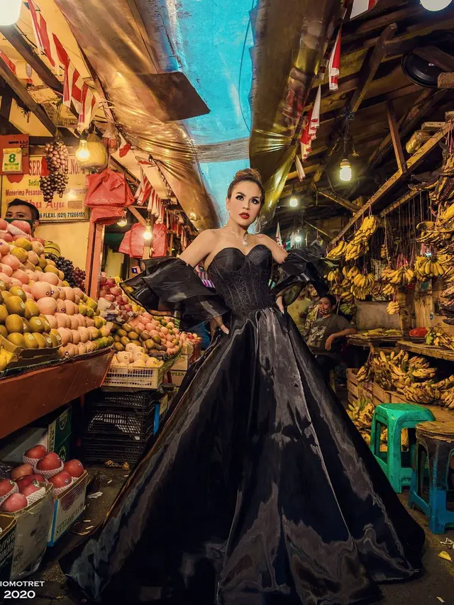 Gaya 10 Selebriti saat Pemotretan Bertema All Black, Tampil Elegan