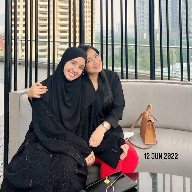 6 Potret Persahabatan Laudya Cynthia Bella dan Titi Kamal, Kenal Sejak Tahun 2000-an