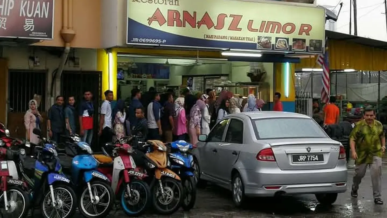 Nasi Padang Legendaris di Johor Bahru, Autentik dan Penuh Cita Rasa