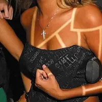 Tato-tato berikut ini nggak pakai tinta.