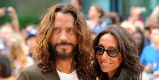Kepergian Chris Cornell untuk selamanya menjadi kesedihan yang mendalam bagi orang-orang terdekatnya. Terutama sang istri, Vicky Cornell. Sebelum hembuskan nafas terakhir sempat ada perbincangan antara keduanya. (AFP/Bintang.com)
