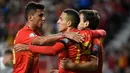 Para pemain Spanyol merayakan gol yang dicetak Rodrigo ke gawang Kepulauan Faroe pada laga Kualifikasi Piala Eropa 2020 di Stadion El Molinon, Gijon, Minggu (8/9). Spanyol menang 4-0 atas Kepulauan Faroe. (AFP/Miguel Riopa)