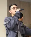Penyanyi solo Afgan Syahreza sudah 10 tahun berkecimpung di industri musik. Guna menandai sepuluh tahun kariernya, album Dekade diluncurkan. (Nurwahyunan/Bintang.com)