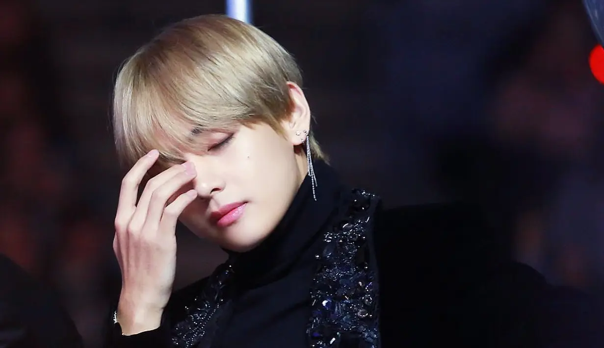 Beberapa waktu lalu, TC Candler merilis daftar 100 pria tertampan sedunia tahun 2017. Survei yang diikuti 3,2 juta warganet itu menobatkan V BTS jadi posisi pertama. (Foto: instagram.com/bts_v)