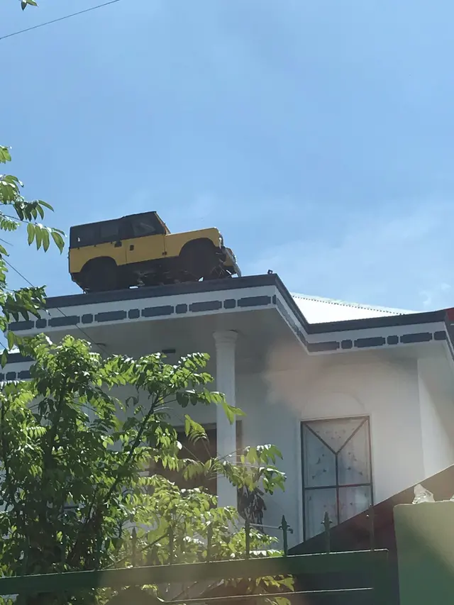 Parkir Mobil di Lantai Dua