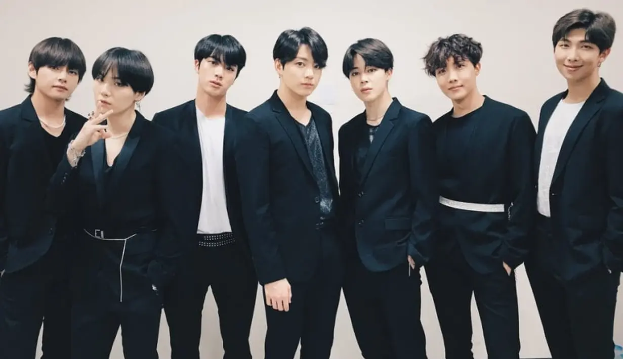 BTS juga kerap jadi bintang tamu di acara-acara musik di Korea Selatan. Bila dulu BTS mengikuti jadwal acara, namun kali ini penyelenggara justu yang menyesuaikan jadwal dari BTS. (Foto: soompi.com)