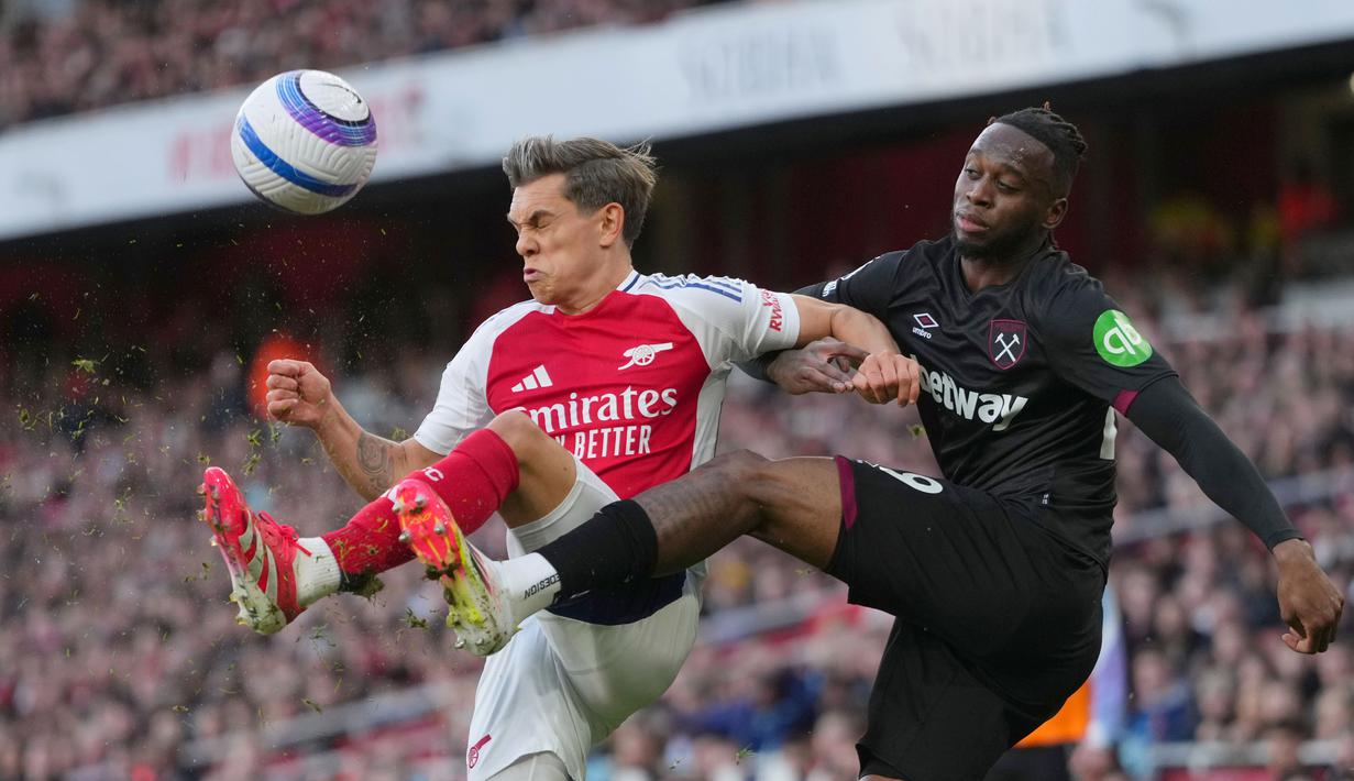 Arsenal memetik kekalahan di pekan ke-26 EPL 2024/2025. Menjamu tetangga mereka, West Ham, The Gunners kalah dengan skor tipis 0-1. (AP Photo/Kirsty Wigglesworth)