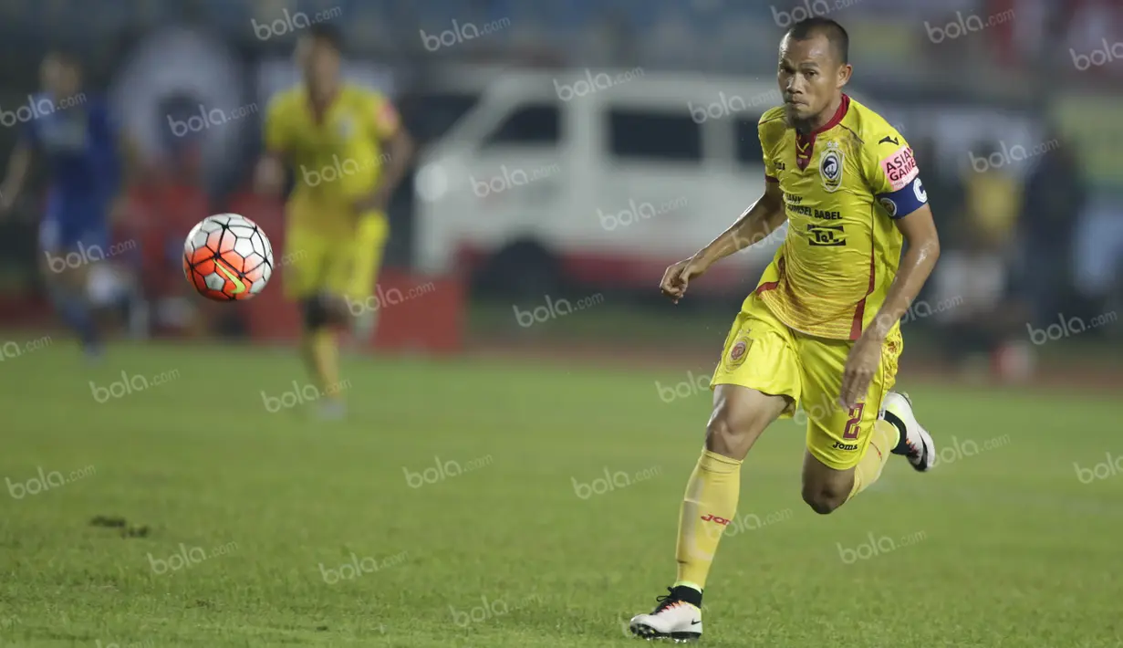 Kapten Sriwijaya FC, Supardi Nasir, salah satu andalan Persib di sisi bek kiri ketika merebut Piala Presiden lalu. Pria 32 tahun itu gabung dengan Laskar Wong Kito ibarat mudik bagi dia. (Bola.com/Vitalis Yogi Trisna)