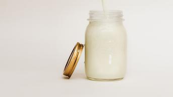 Susu Oat vs Susu Almond, Mana yang Lebih Menyehatkan?