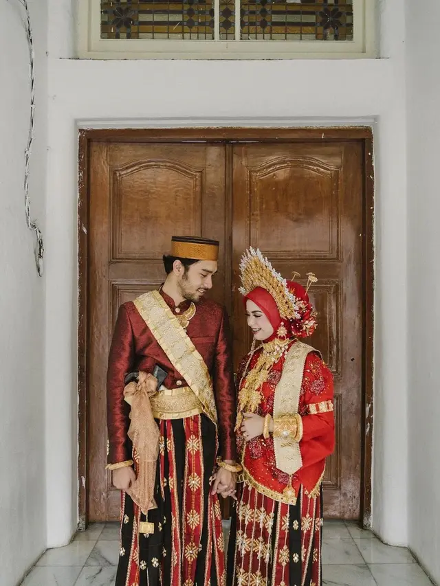 Potret mesra Achmad Megantara dan istri