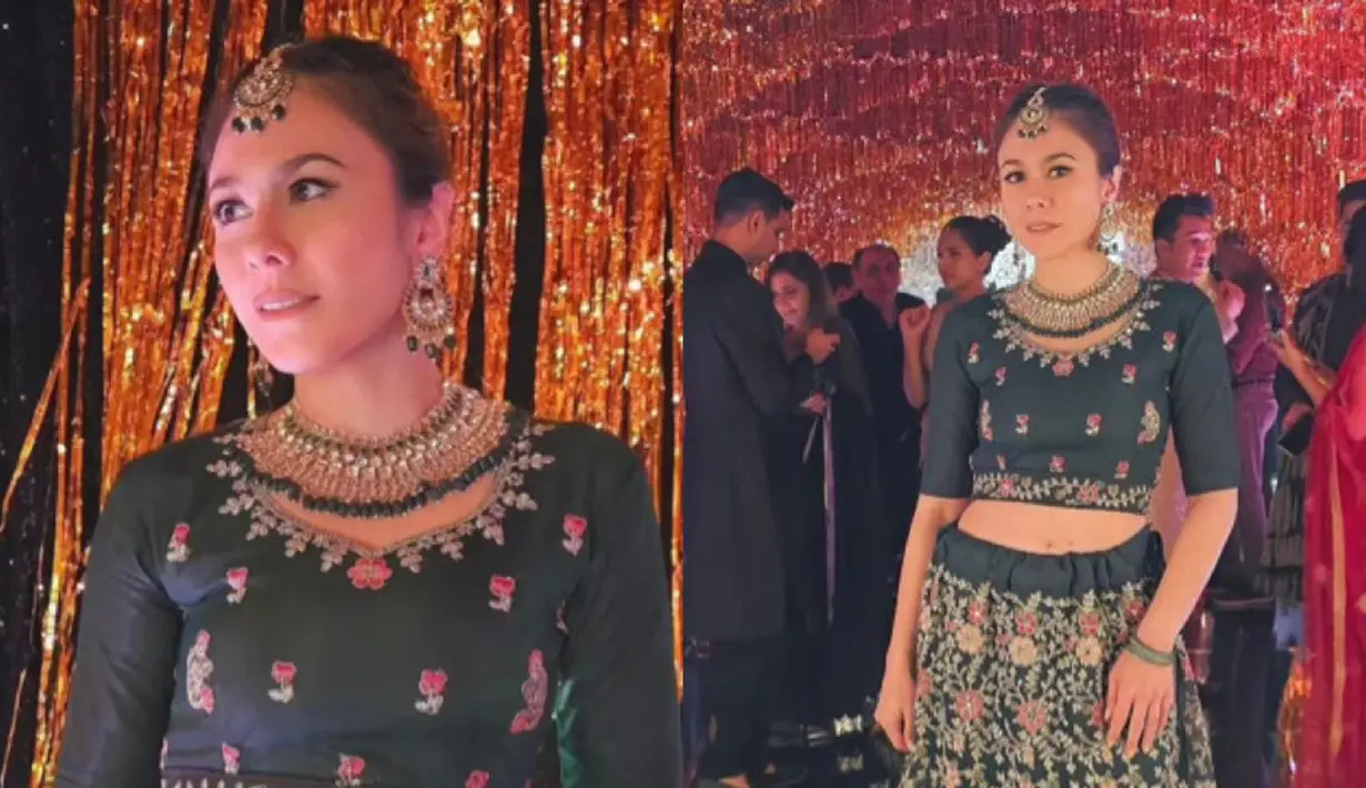 <p>Tampak Wulan pun mengenakan gelang-gelang berlayer mirip seperti perempuan India. Lalu bagaimana menurut sahabat Fimela tampilan Wulan Guritno ini?. [@wulanguritno]</p>