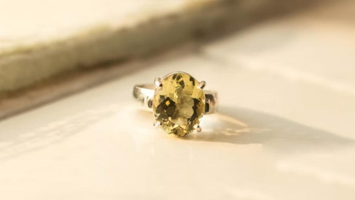 7 Model Cincin Berlian Emas Kuning, Desain Klasik dan Cantik Cocok Bikin Elegan Penampilan