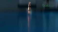 Atlet loncat indah putra Indonesia beraksi memecah air pada sesi latihan di Aquatic Center, Senayan, Jakarta, Kamis (15/3/2018). Latihan tersebut merupakan persiapan menuju Asian Games 2018. (Bola.com/Nick Hanoatubun)