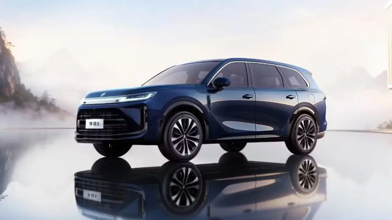 Mobil Kolaborasi Wuling dan Huawei Siap Mengaspal Semester 1 2026