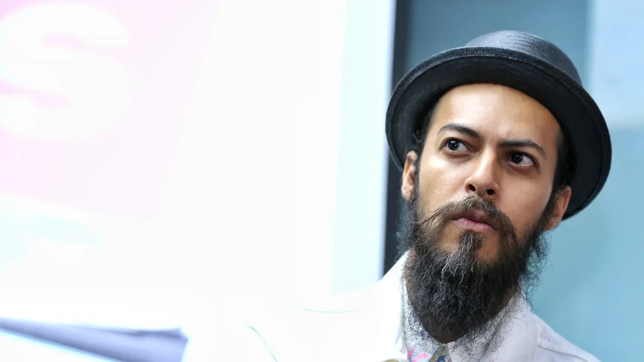 [Bintang] Alex Abbad