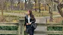 Akhir tahun menjadi momen indah untuk menjalani liburan bersama keluarga. Seperti biasanya, Natasha Wilona selalu pergi ke luar negeri bersama ibu dan saudaranya. Sudah banyak jalani liburan ke luar negeri bersama, dalam momen akhir tahun 2023 ini ia menikmati momen liburan ke Amerika Serikat. (Liputan6.com/IG/@natashawilona12)