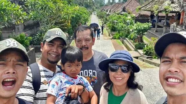 Meninggal Dunia, Ini 6 Momen Kenangan Anthony Ginting Bersama Ibunda