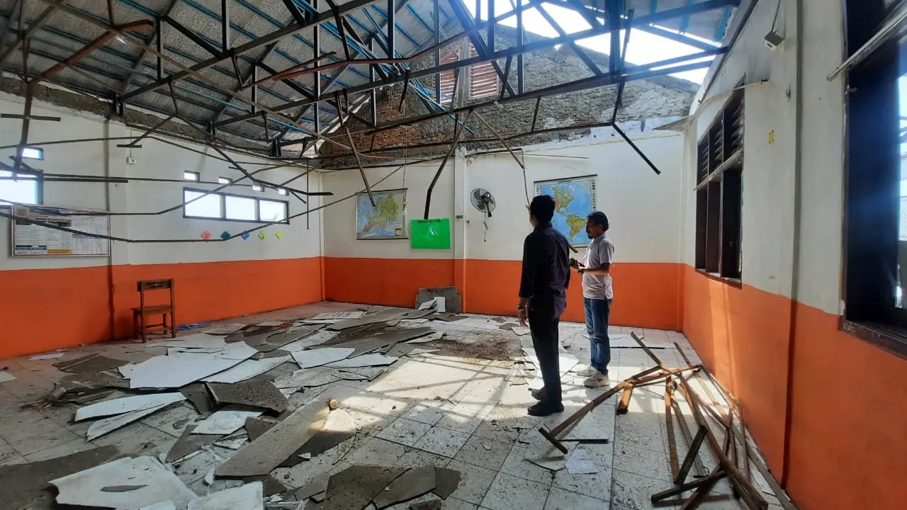 SDN Pancoran Mas 3 Mengalami Kerusakan Akibat Puting Beliung
