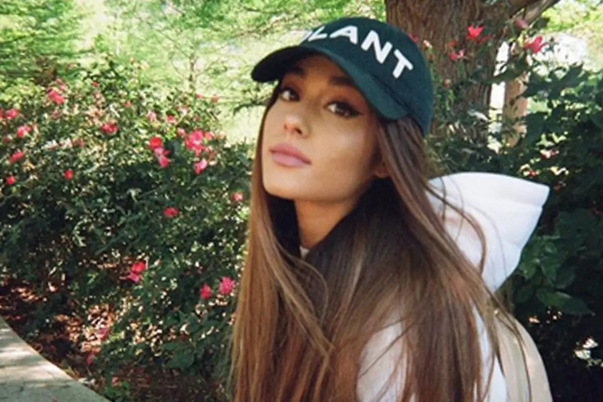 [Bintang] Ariana Grande