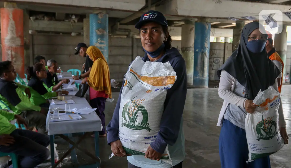 Sebelumnya, bantuan ini sempat dihentikan sementara untuk menghindari politisasi program pangan pemerintah ini. (Liputan6.com/Herman Zakharia)