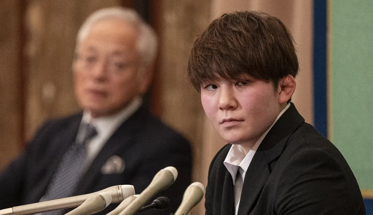 Rina Gonoi (23), mantan perwira SDF Jepang, mengambil bagian dalam konferensi pers di National Press Club di Tokyo, Senin (30/1/2023). Sebelumnya, mantan perwira Pasukan Bela Diri Darat Rina Gonoi mengatakan dia dilecehkan secara seksual di sebuah unit di Prefektur Fukushima, di mana dia berada sampai Juni 2022. (Richard A. Brooks / AFP)