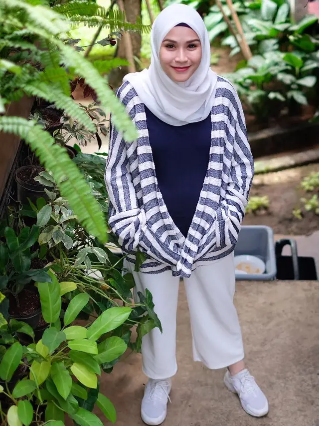 [Bintang] Zaskia Adya Mecca