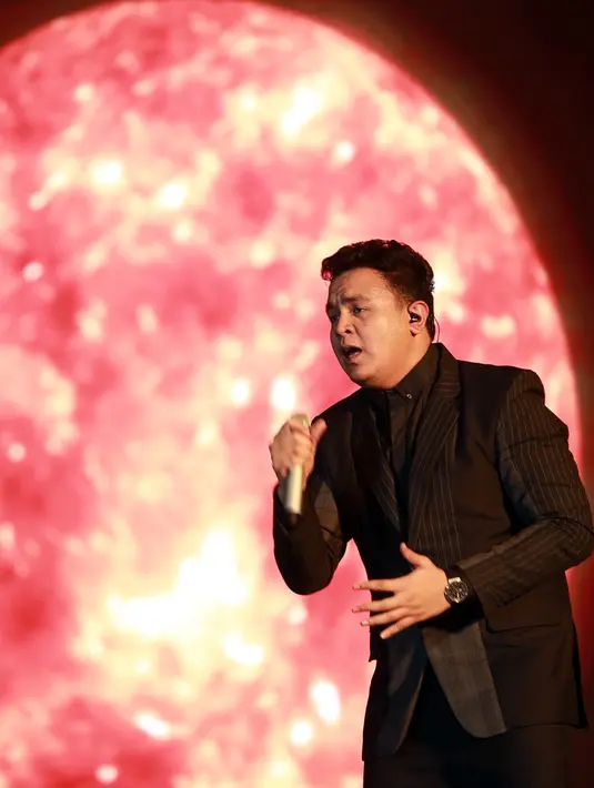 Karena (sekarang) ada Mas Ari, (saya) jadi gimana... gitu," ujarnya dengan senyum yang selalu melekat di bibirnya. (Deki Prayoga/Bintang.com)