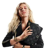 Georgia May Jagger tampil dalam kampanye Augner Spring Summer 2023 lewat foto dan video [Dok. Aigner]