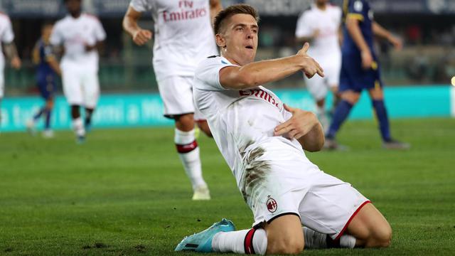 Gol Penalti Piatek Antar AC Milan Tekuk Hellas Verona