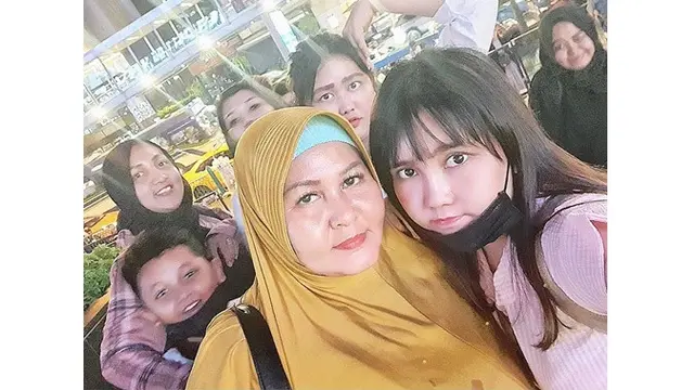Akui Tengah Perawatan Pipi, Ini 7 Potret Terbaru Via Vallen yang Makin Chubby