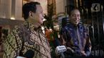 Presiden Republik Indonesia, Prabowo Subianto (kiri) bersama Presiden ke-7 Joko Widodo memberikan keterangan usai melakukan pertemuan di Jalan Kertanegara IV, Jakarta Selatan, Jumat (6/12/2024). (Liputan6.com/Herman Zakharia)
