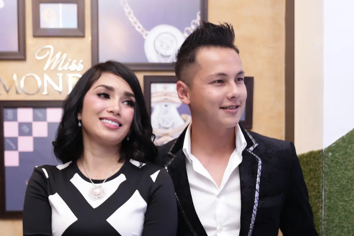 Ussy Sulstyawati dan Andhika Pratama