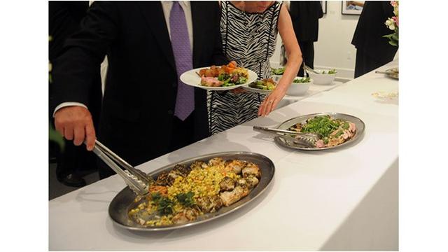 6 Potret Makanan Pernikahan Tak Sesuai Ekspektasi, Bikin Tamu Menyesal Kondangan