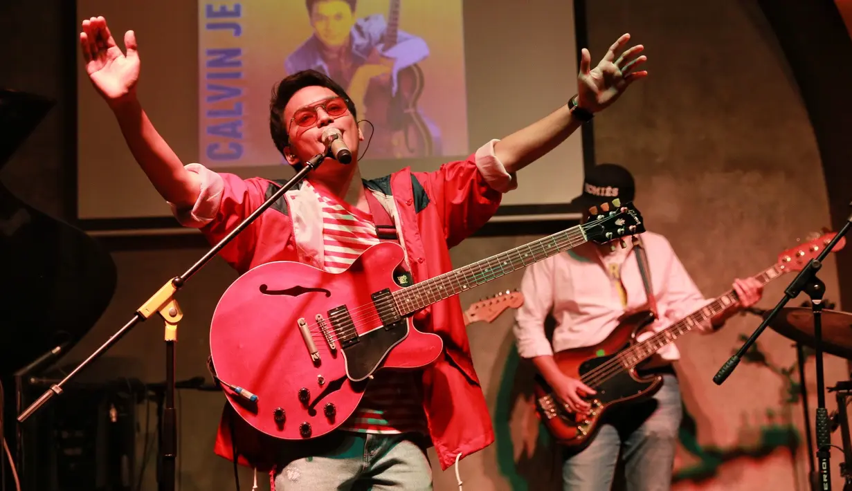 Album ketiganya yang berjudul Nostalgia ini berbeda dengan dua album sebelumnya. Untuk kali ini, Calvin Jeremy memproduksinya secara independen. Hal ini lah yang menyebabkan proses pembuatannya memakan waktu lama.  (Adrian Putra/Bintang.com)