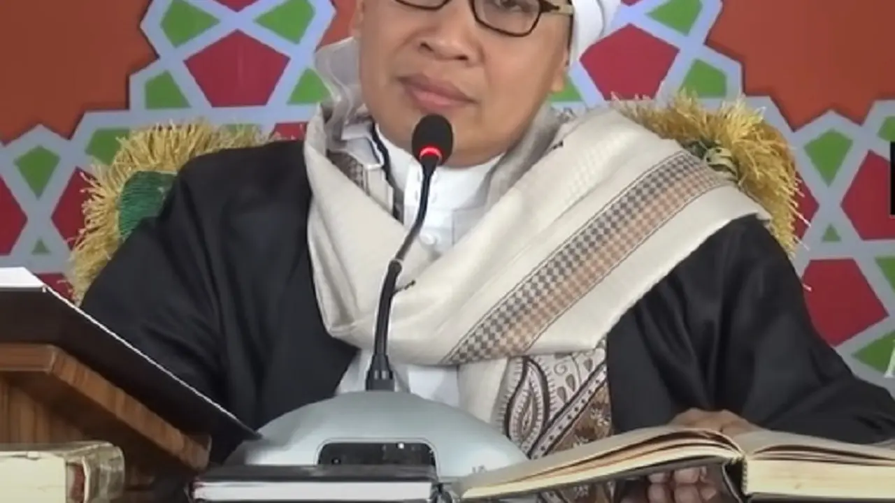 Buya Yahya (SS: YT. Al-Bahjah TV)