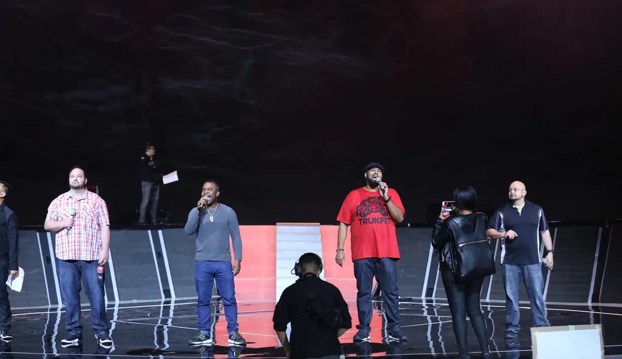 Kualitas suara grup era 90-an itu, Jamie Jones, Delious Kennedy, Alfred Nevarez dan Tony Borowiak sudah terdengar nikmat saat membawakan lagu I Swear. (Nurwahyunan/Bintang.com)