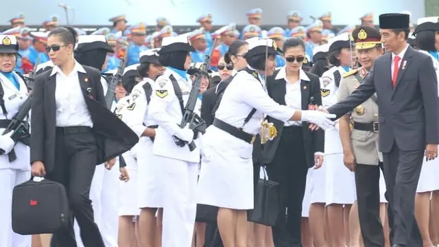 Keren, Ini Potret Sosok Paspampres Wanita yang Mengawal Jokowi