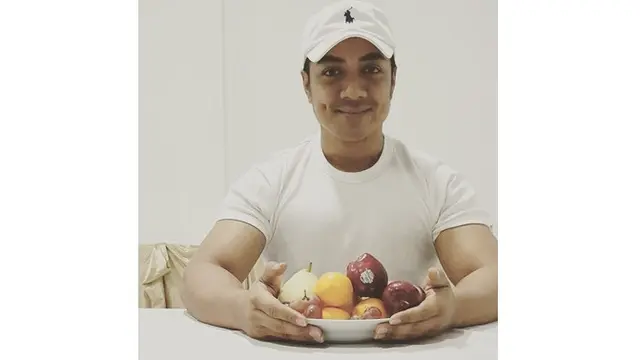 Sering Pakai Baju Koko, Ini 7 Gaya Santai Ustaz Riza Muhammad