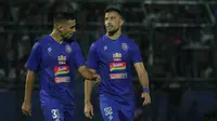 Dua mantan striker Arema FC asal Argentina, Elias Alderete dan Jonathan Bauman. (Bola.com/Iwan Setiawan)