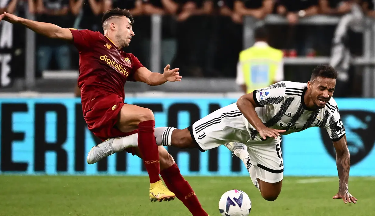 Di awal babak kedua AS Roma melakukan dua pergantian untuk meningkatkan serangan. Salah satunya adalah Stephan El Shaarawy yang dimasukkan menggantikan Gianluca Mancini. (AFP/Marco Bertorello)