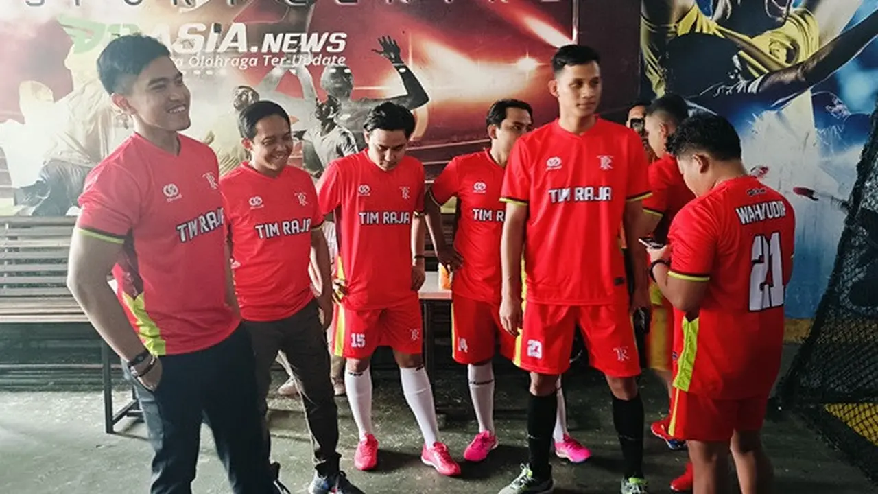 Ketua Umum PSI Kaesang Pangarep saat menghadiri pembukaan Raja Cup Futsal di Pekanbaru.
