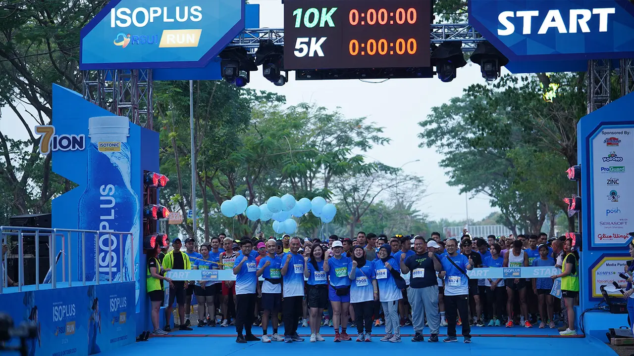 5000 Peserta Ramaikan ISOPLUS-RSUI RUN 2023 di Kawasan Kampus UI