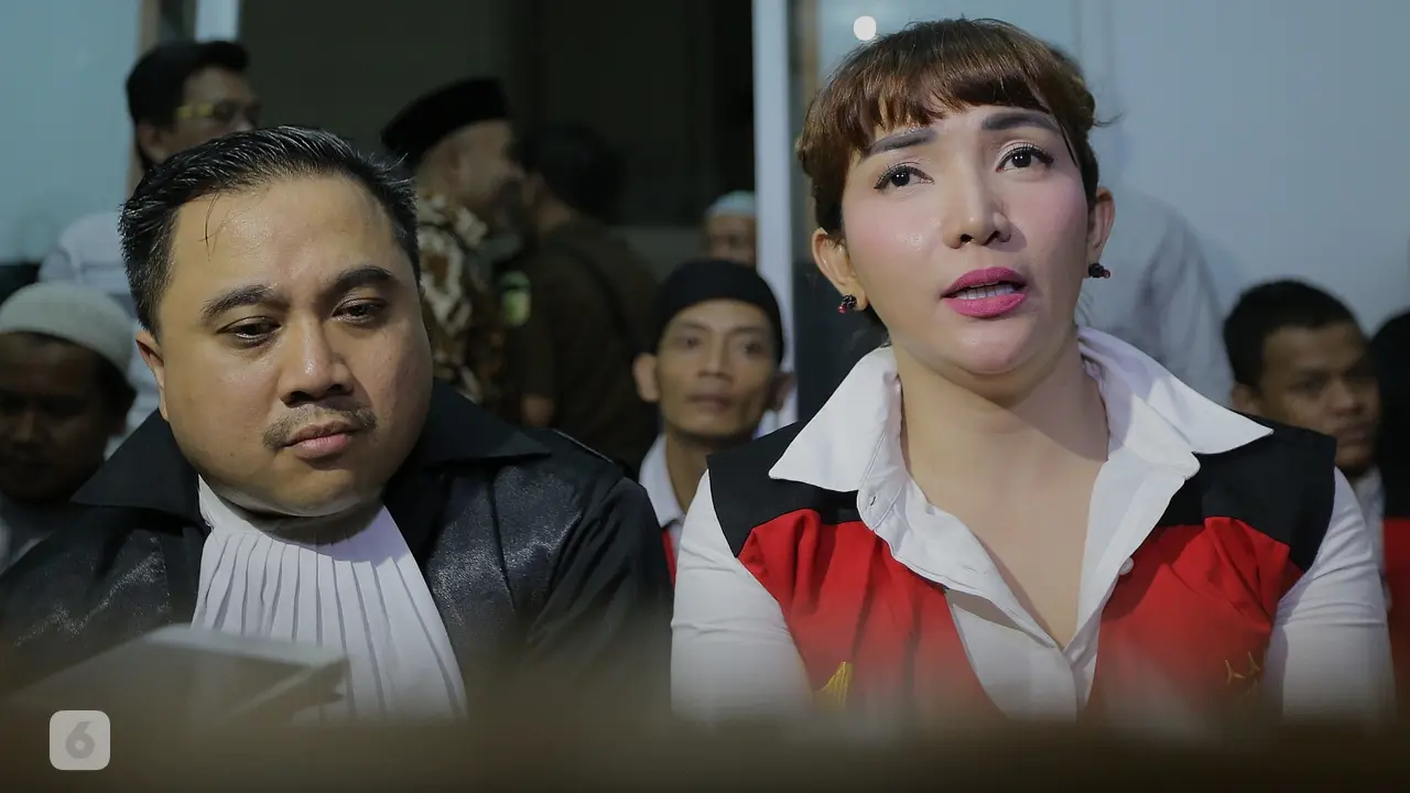[Bintang] Roro Fitria