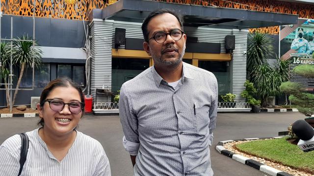Direktur Lokataru Haris Azhar dan Koordinator Kontras Fatia Maulidiyanti