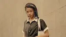 Zsa Zsa Utari selalu tampil menawan di beberapa penampilan. Seperti saat ia mengenakan outfot hitam yang membuatnya makin terlihat kece. Ia bahkan disebut netizen 
 layaknya bintang Hollywood saking curi perhatian.(Liputan6.com/IG/@zsazsautari)