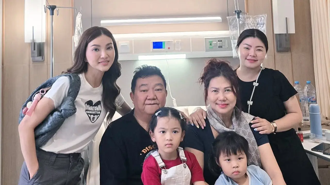 Potret Kedekatan Sarwendah dengan Mendiang Ayah (Instagram/@sarwendah29)