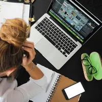 cara menenangkan diri di tengah padatnya kegiatan./copyright. pexels/