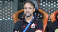 Pelatih Persija Jakarta, Mauricio Souza di Jakarta International Stadium dalam duel versus Persita Tangerang pada pekan pertama BRI Super League, Minggu (10/8/2025). (Bola.com/M. Iqbal Ichsan)